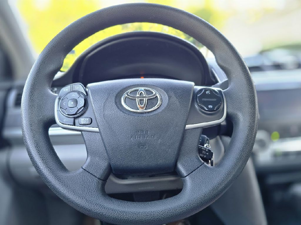 2013 Toyota Camry Image 20