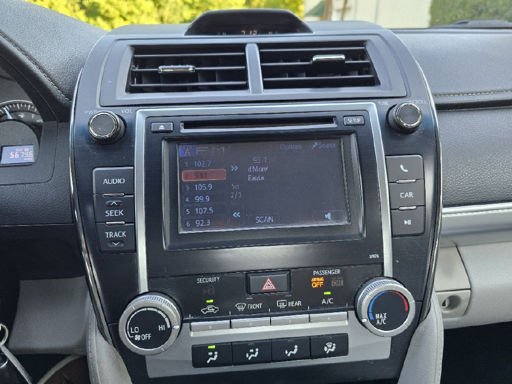2013 Toyota Camry Image 23