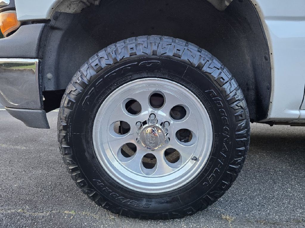2000 Chevrolet Silverado 1500 Image 13