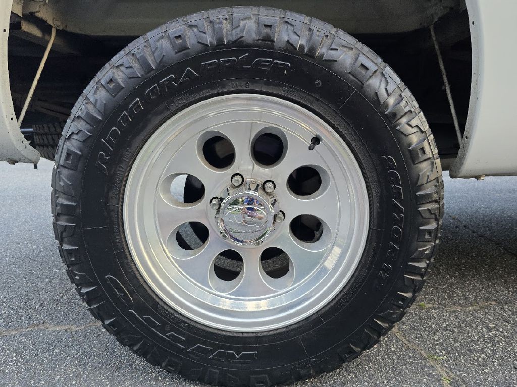 2000 Chevrolet Silverado 1500 Image 17
