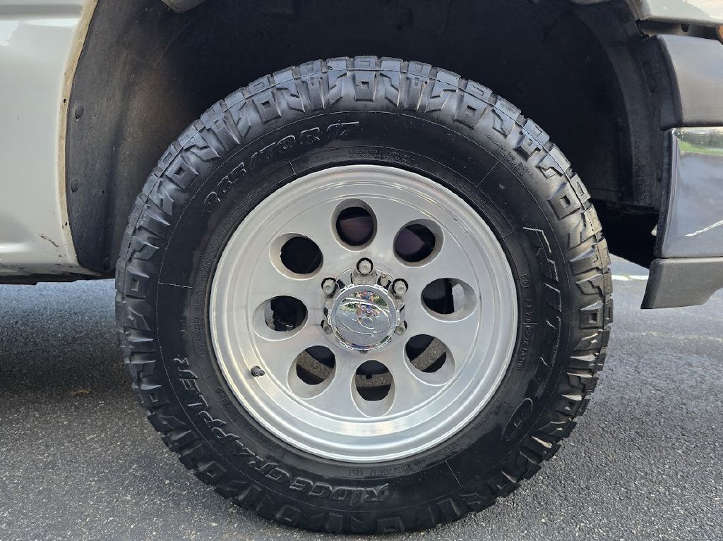 2000 Chevrolet Silverado 1500 Image 19