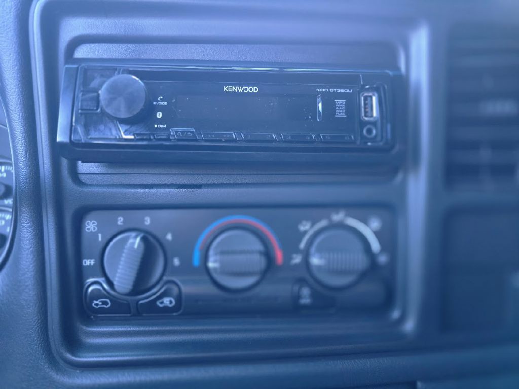 2000 Chevrolet Silverado 1500 Image 31