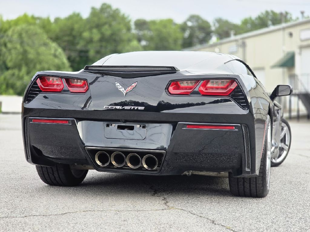 2014 Chevrolet Corvette Image 2
