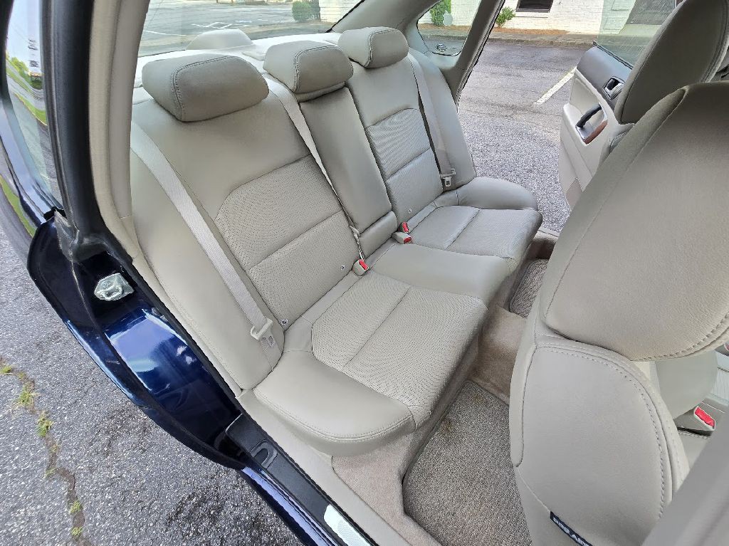 2005 Subaru Legacy Image 21