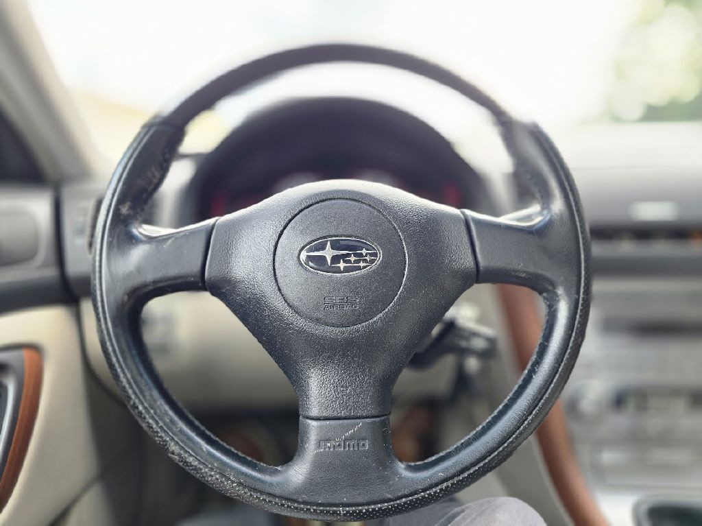 2005 Subaru Legacy Image 32