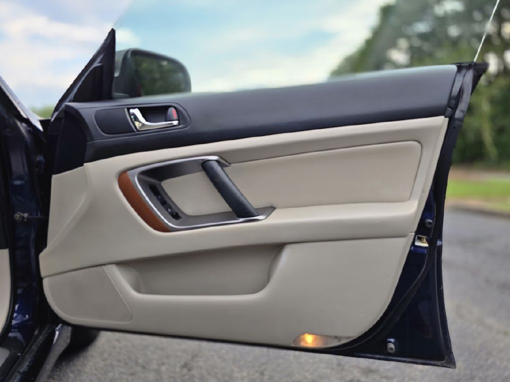 2005 Subaru Legacy Image 33