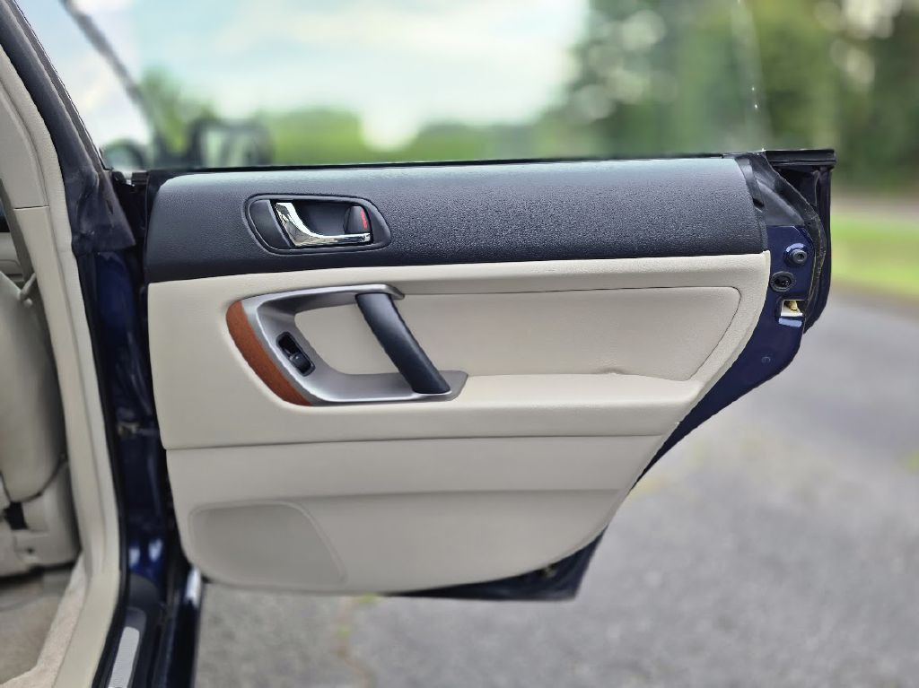 2005 Subaru Legacy Image 34
