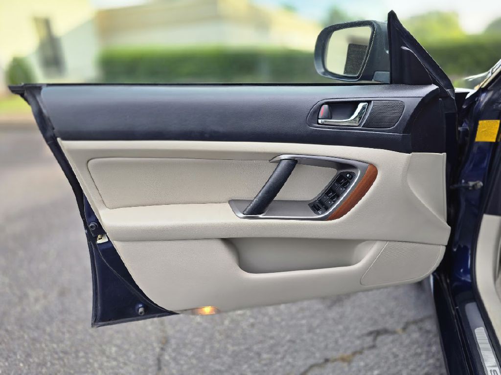 2005 Subaru Legacy Image 36