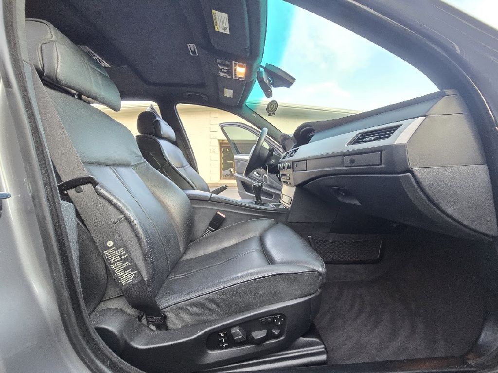 2008 BMW M5 Image 27