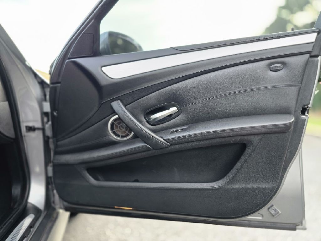 2008 BMW M5 Image 28