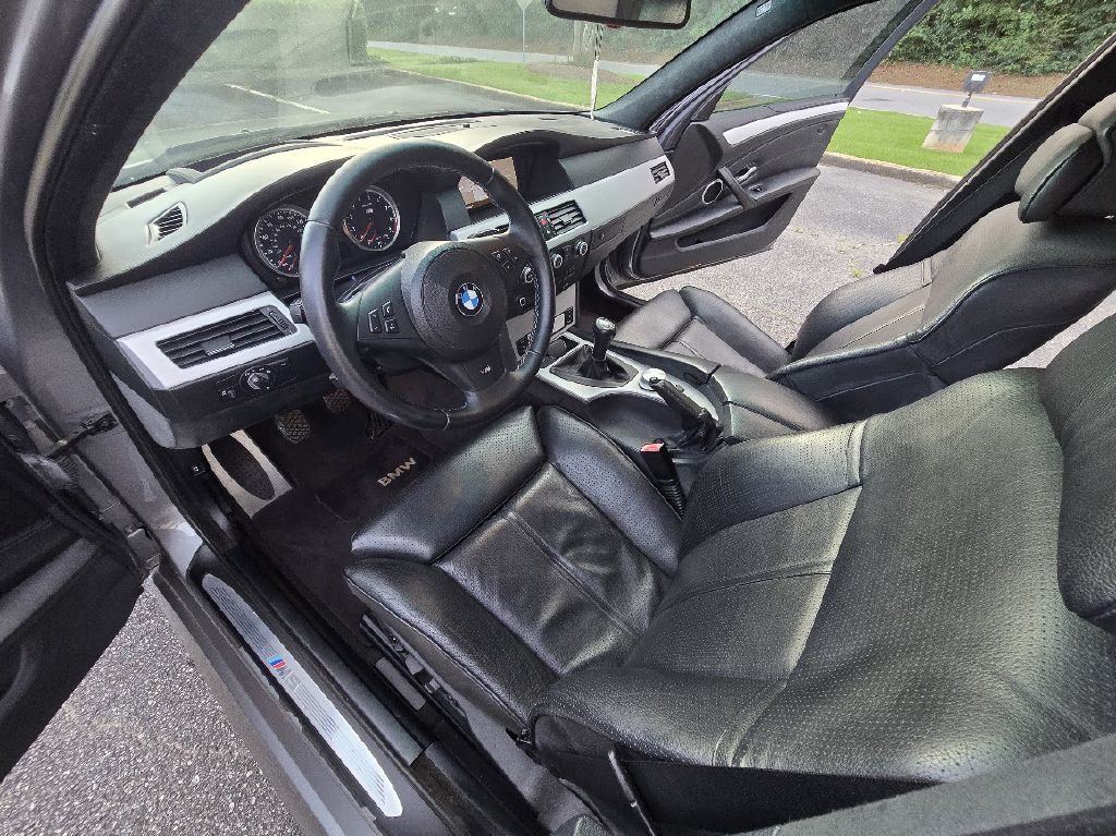2008 BMW M5 Image 32