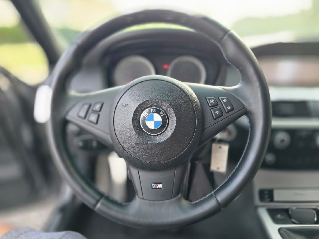 2008 BMW M5 Image 36