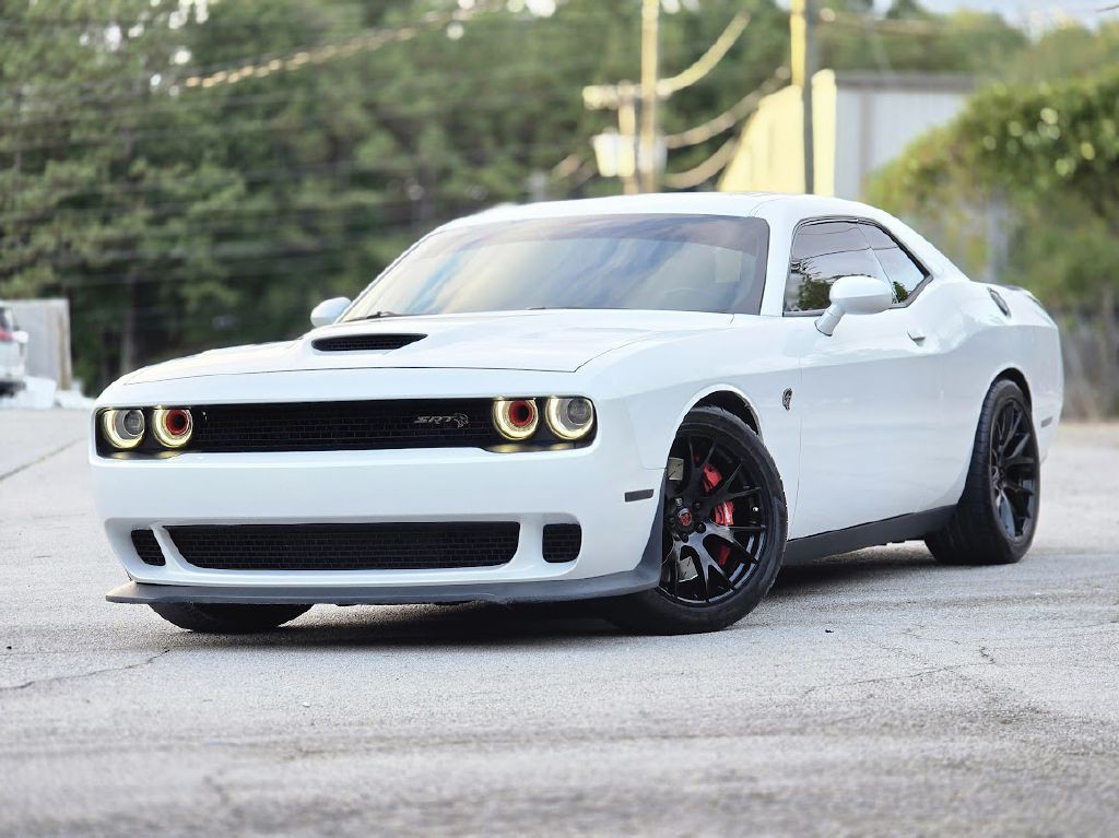 2016 Dodge Challenger Image 1