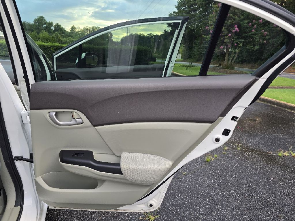 2012 Honda Civic Image 17