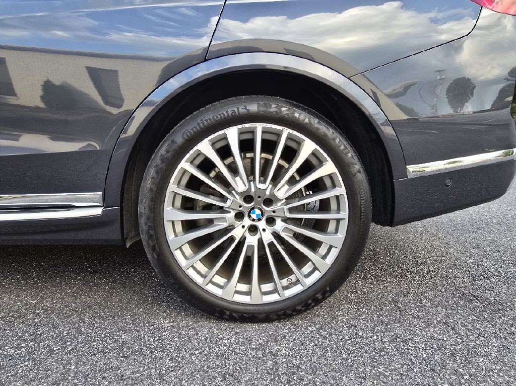 2019 BMW X7 Image 12