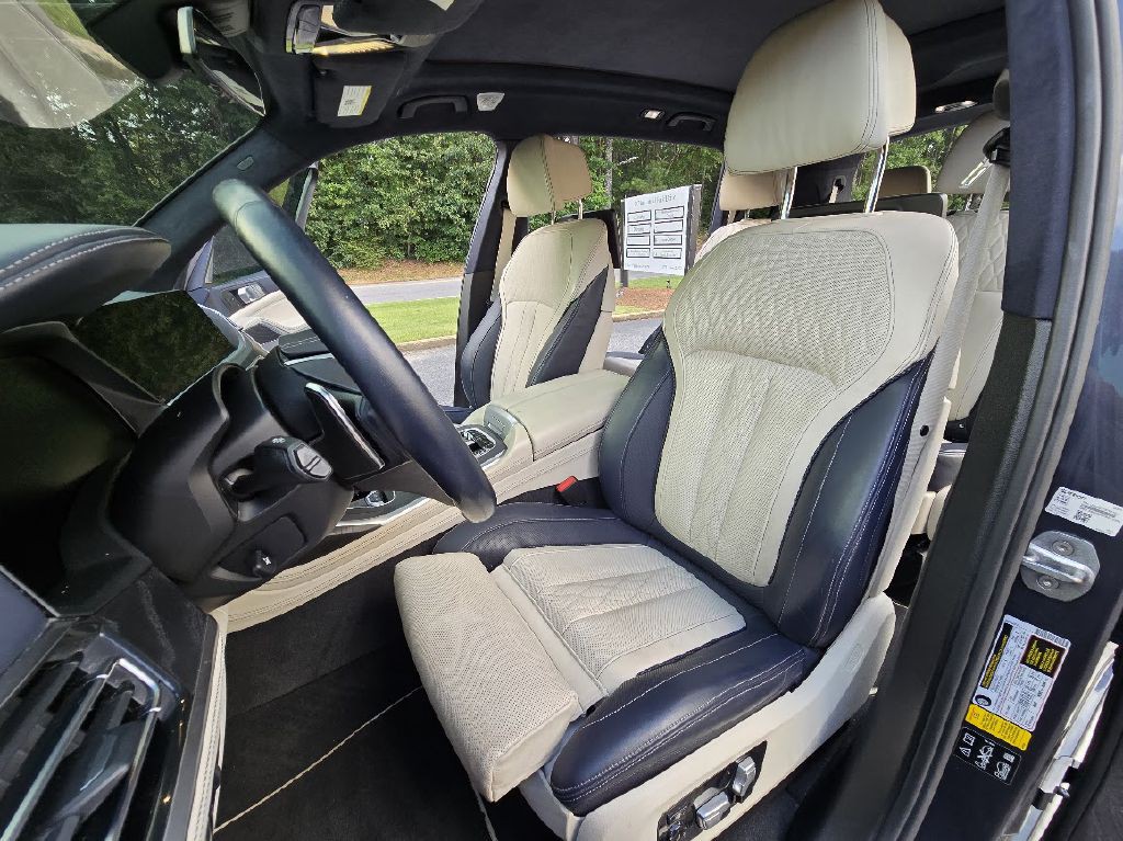 2019 BMW X7 Image 15