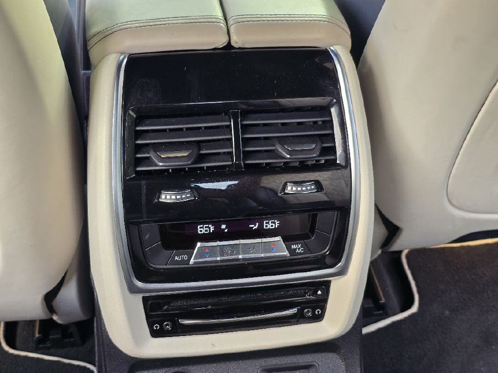 2019 BMW X7 Image 21