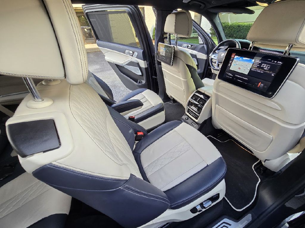 2019 BMW X7 Image 25