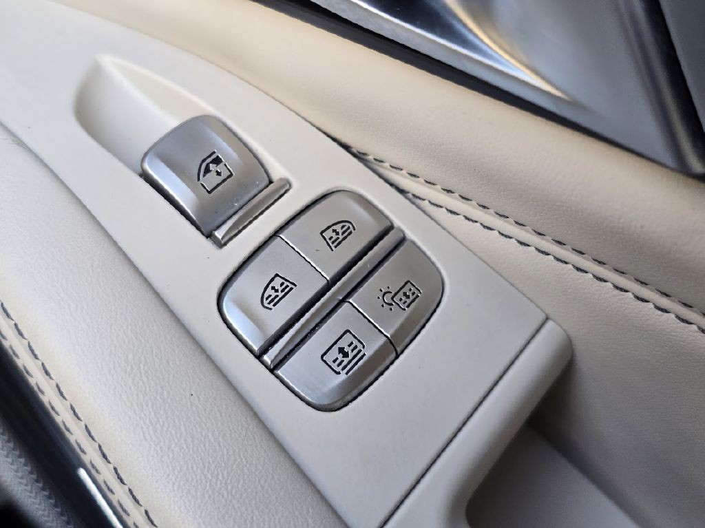 2019 BMW X7 Image 30