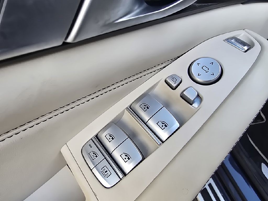 2019 BMW X7 Image 34
