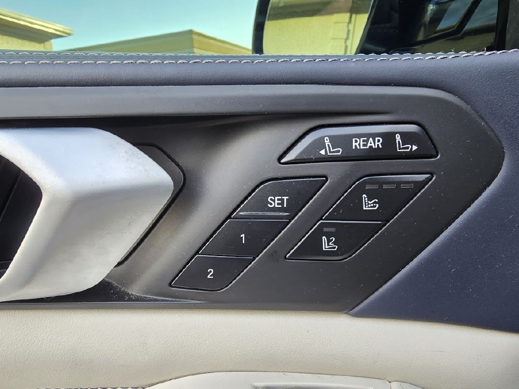 2019 BMW X7 Image 35