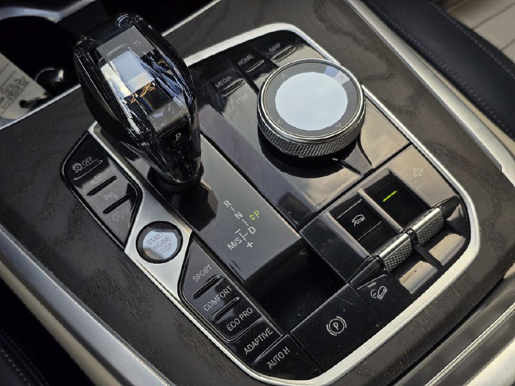 2019 BMW X7 Image 37