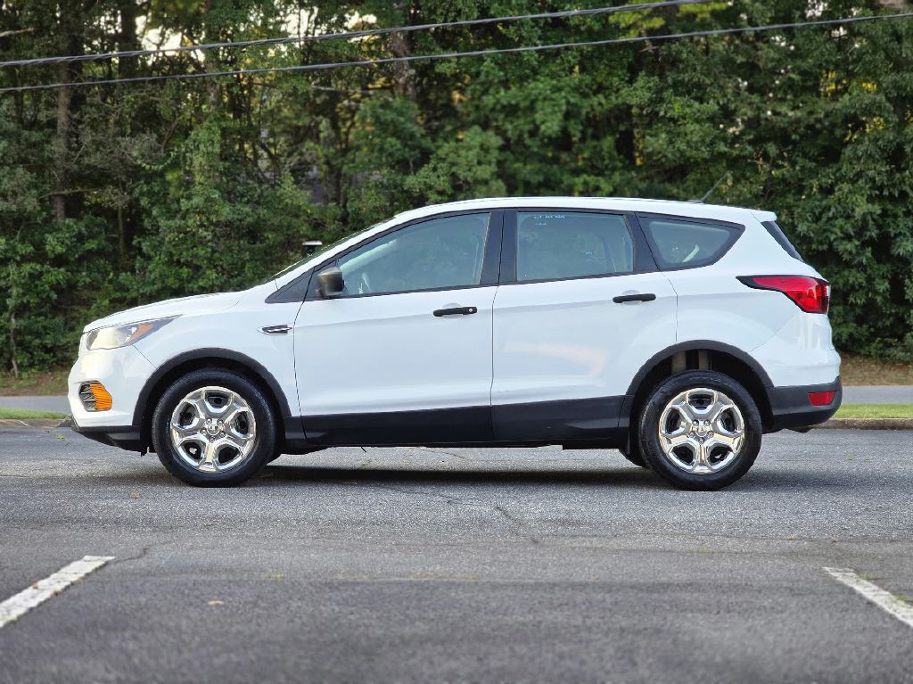 2019 Ford Escape Image 2