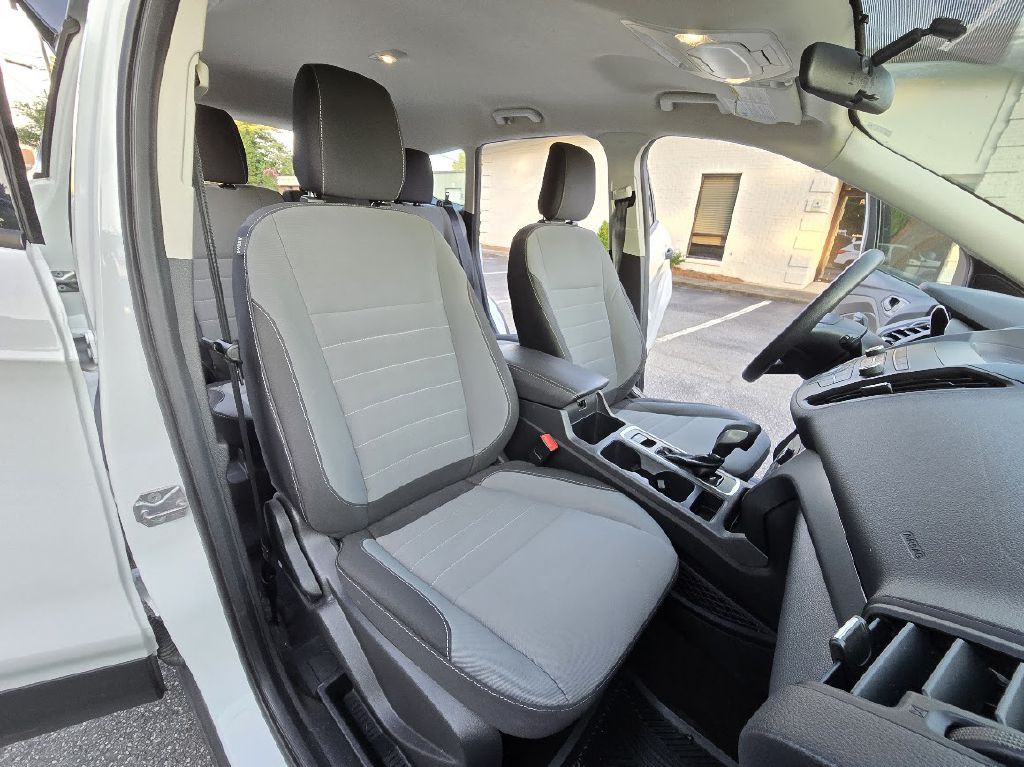 2019 Ford Escape Image 24