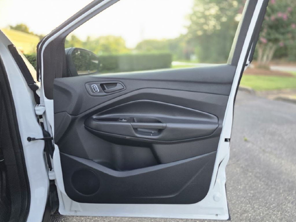 2019 Ford Escape Image 25