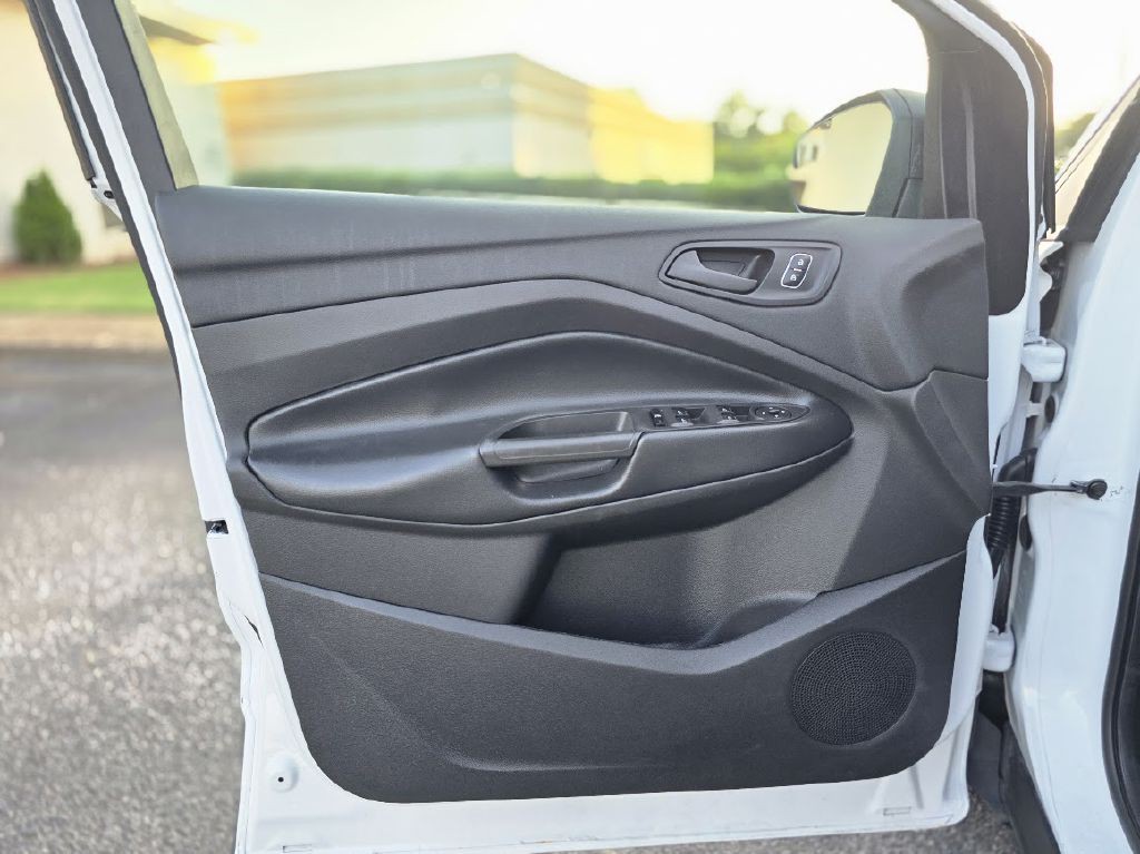 2019 Ford Escape Image 28