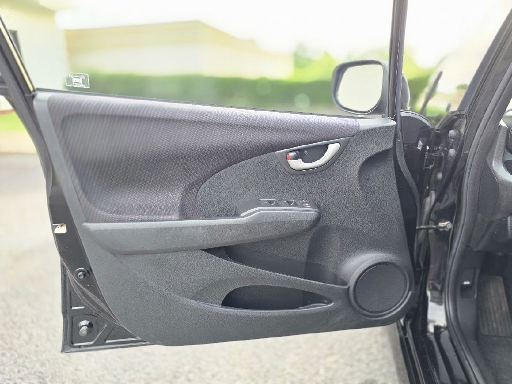 2013 Honda Fit Image 25