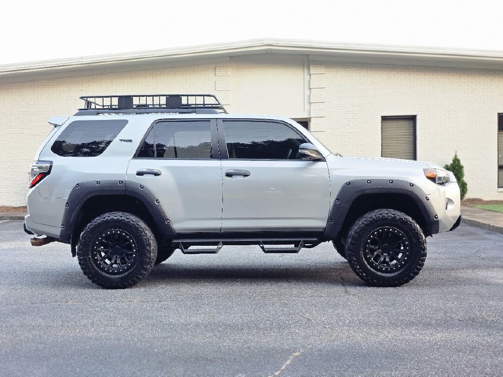 2018 Toyota 4Runner Image 8