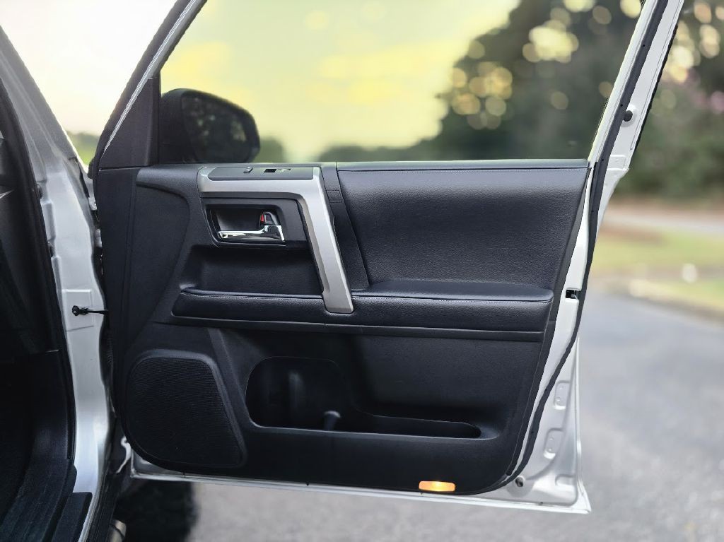 2018 Toyota 4Runner Image 23