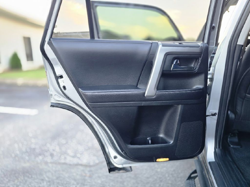 2018 Toyota 4Runner Image 24