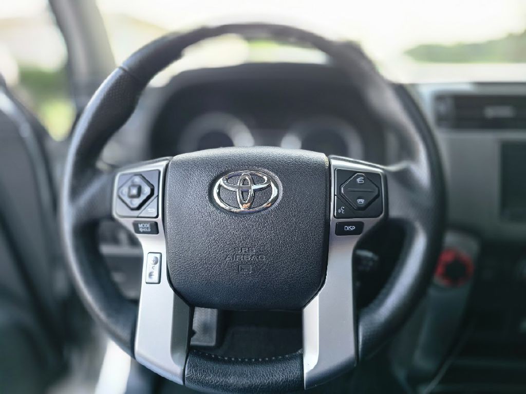 2018 Toyota 4Runner Image 28