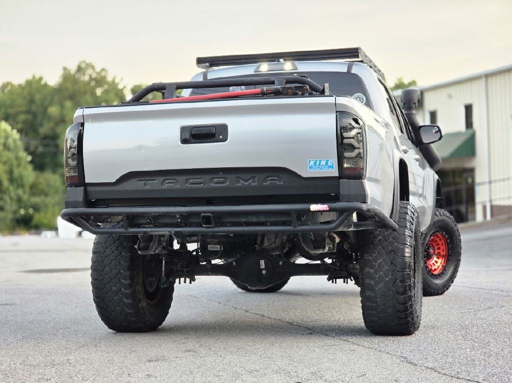 2018 Toyota Tacoma Image 3