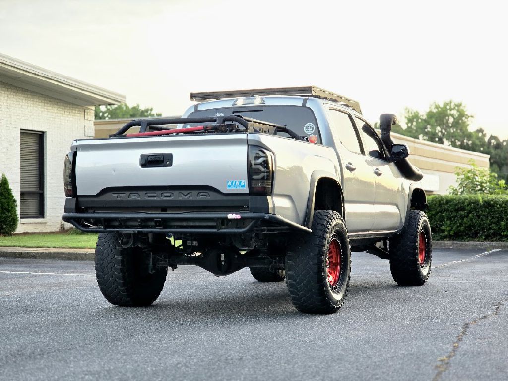 2018 Toyota Tacoma Image 8