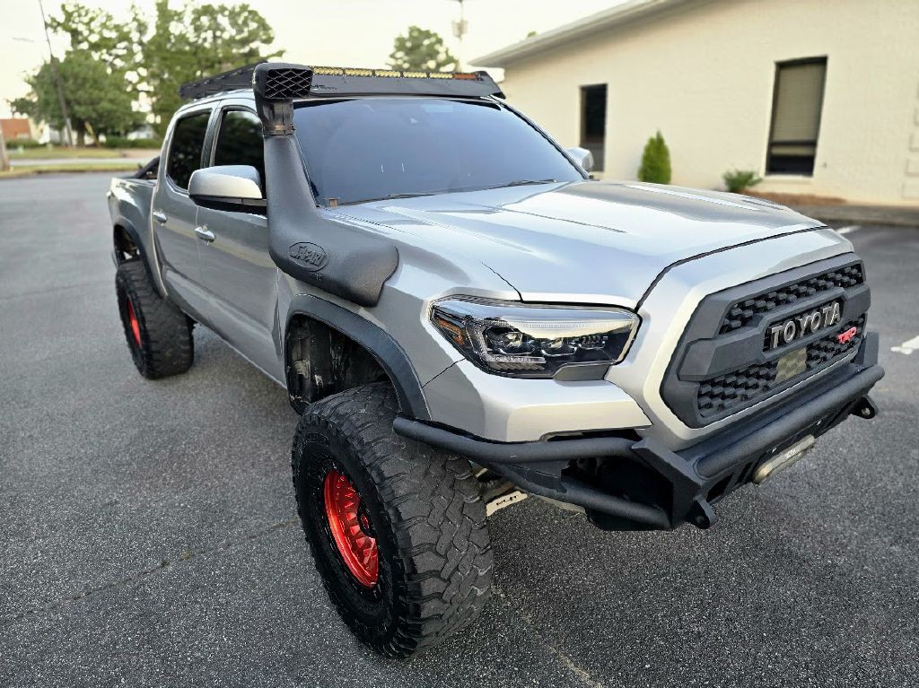 2018 Toyota Tacoma Image 12