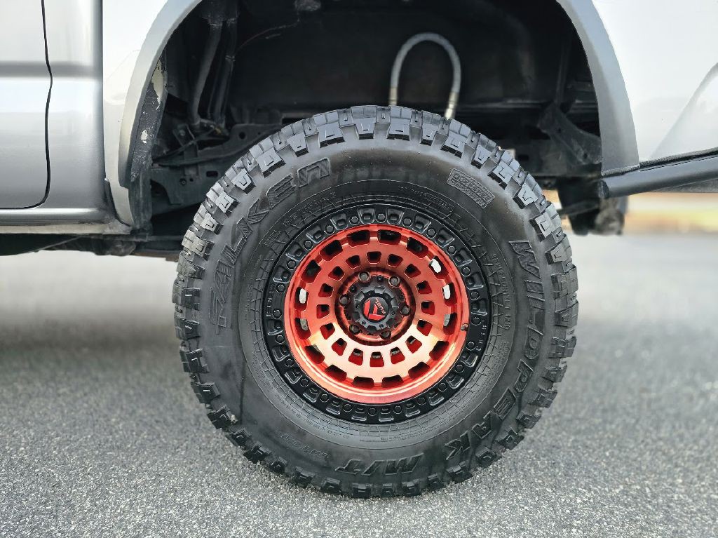 2018 Toyota Tacoma Image 15