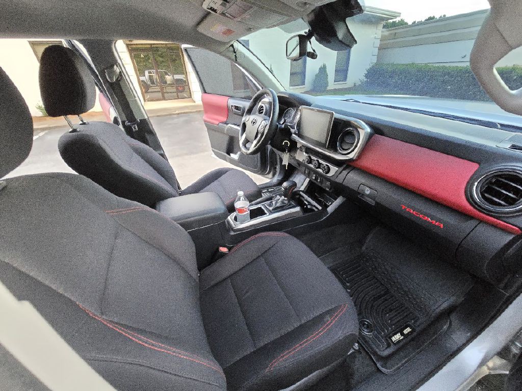 2018 Toyota Tacoma Image 26