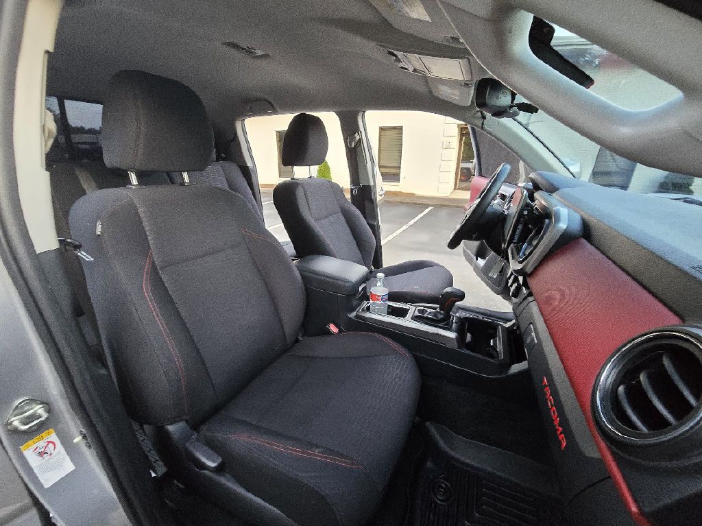 2018 Toyota Tacoma Image 27