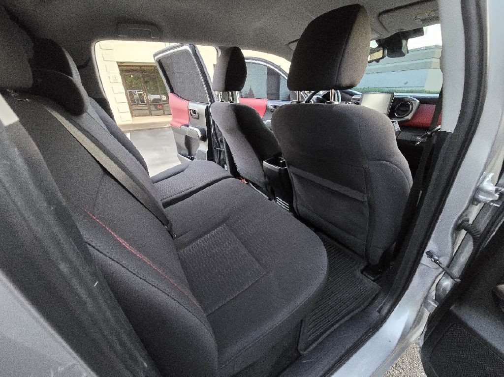 2018 Toyota Tacoma Image 29