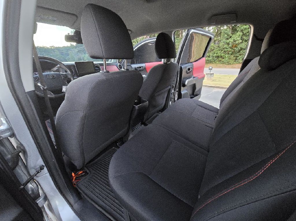 2018 Toyota Tacoma Image 30