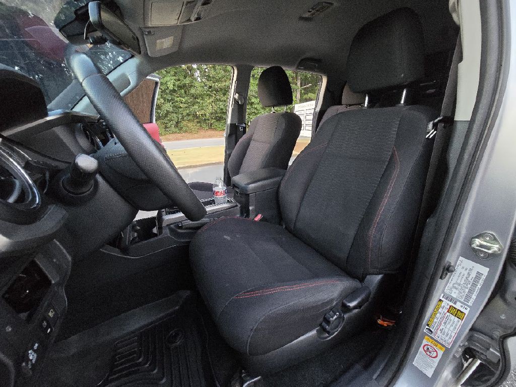 2018 Toyota Tacoma Image 32