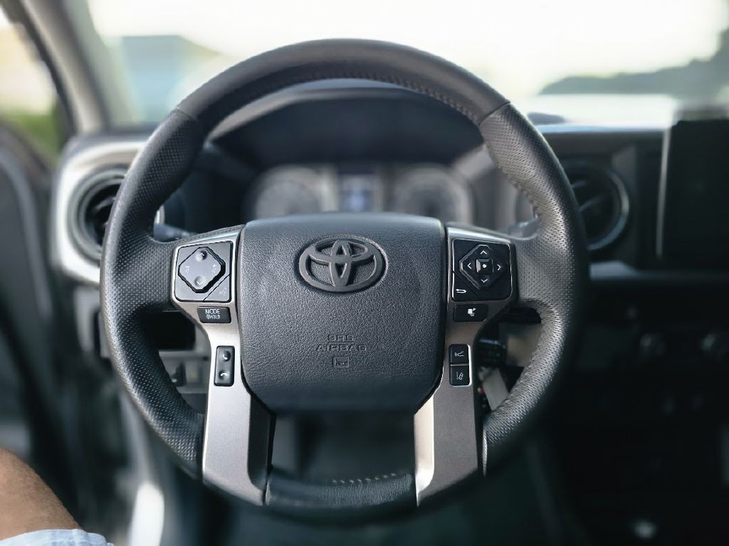 2018 Toyota Tacoma Image 37
