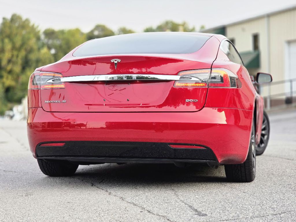 2016 Tesla Model S Image 3