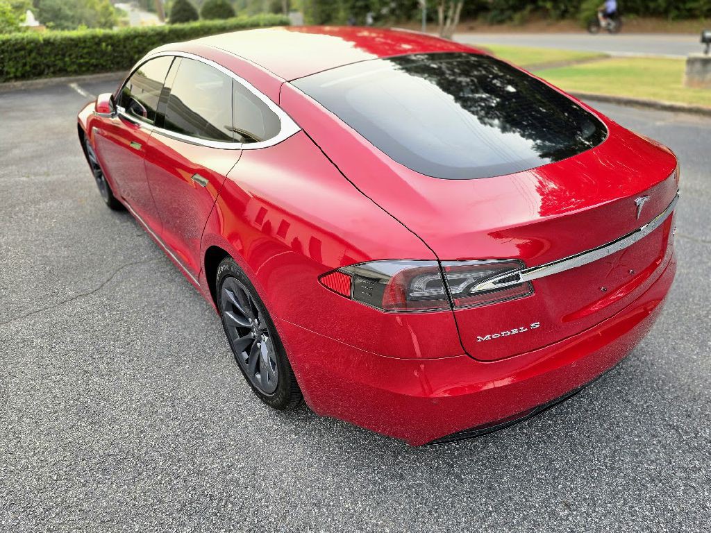 2016 Tesla Model S Image 7