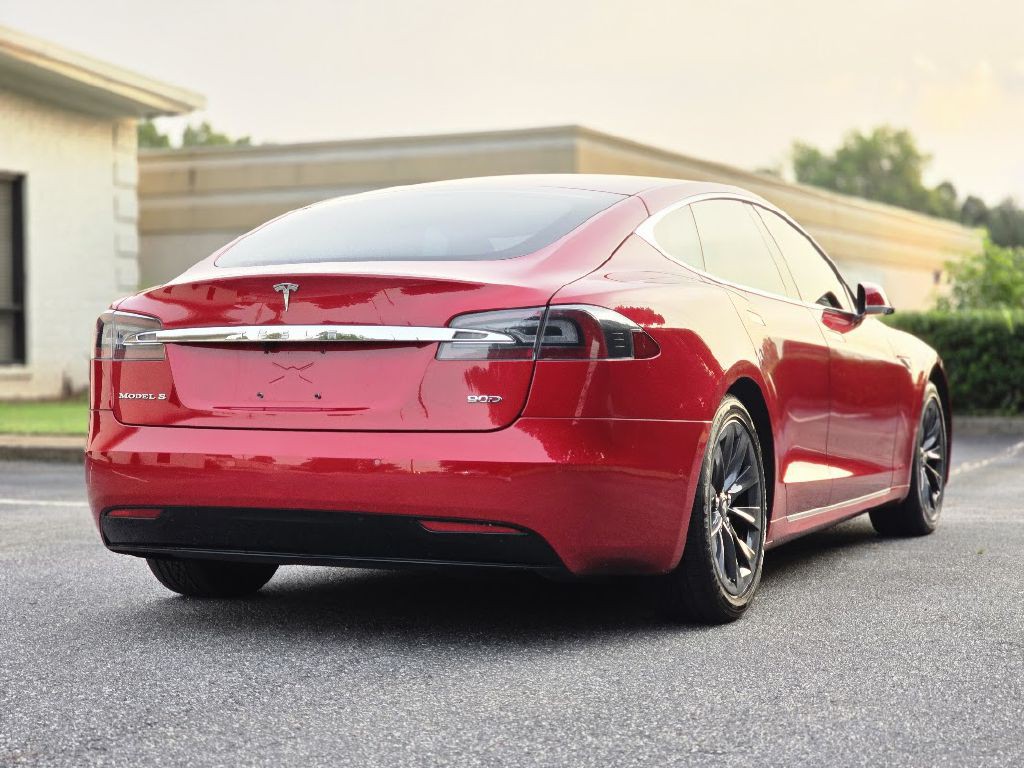 2016 Tesla Model S Image 10