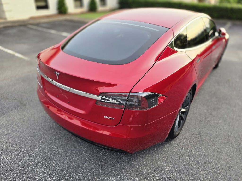 2016 Tesla Model S Image 12