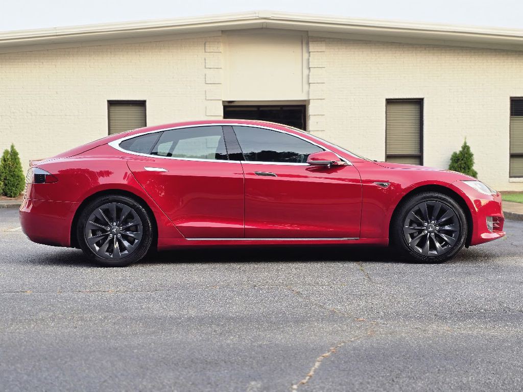 2016 Tesla Model S Image 13